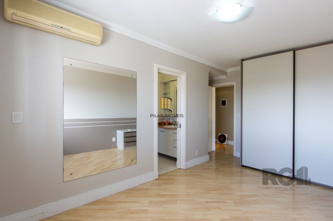 Casa de Condomínio 4 dormitórios no bairro Nonoai
