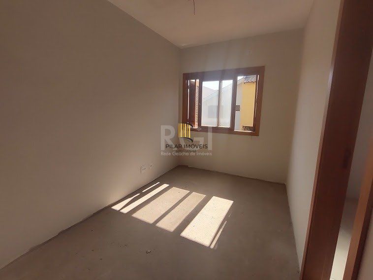 Casa 2 dormitórios no bairro Guarujá