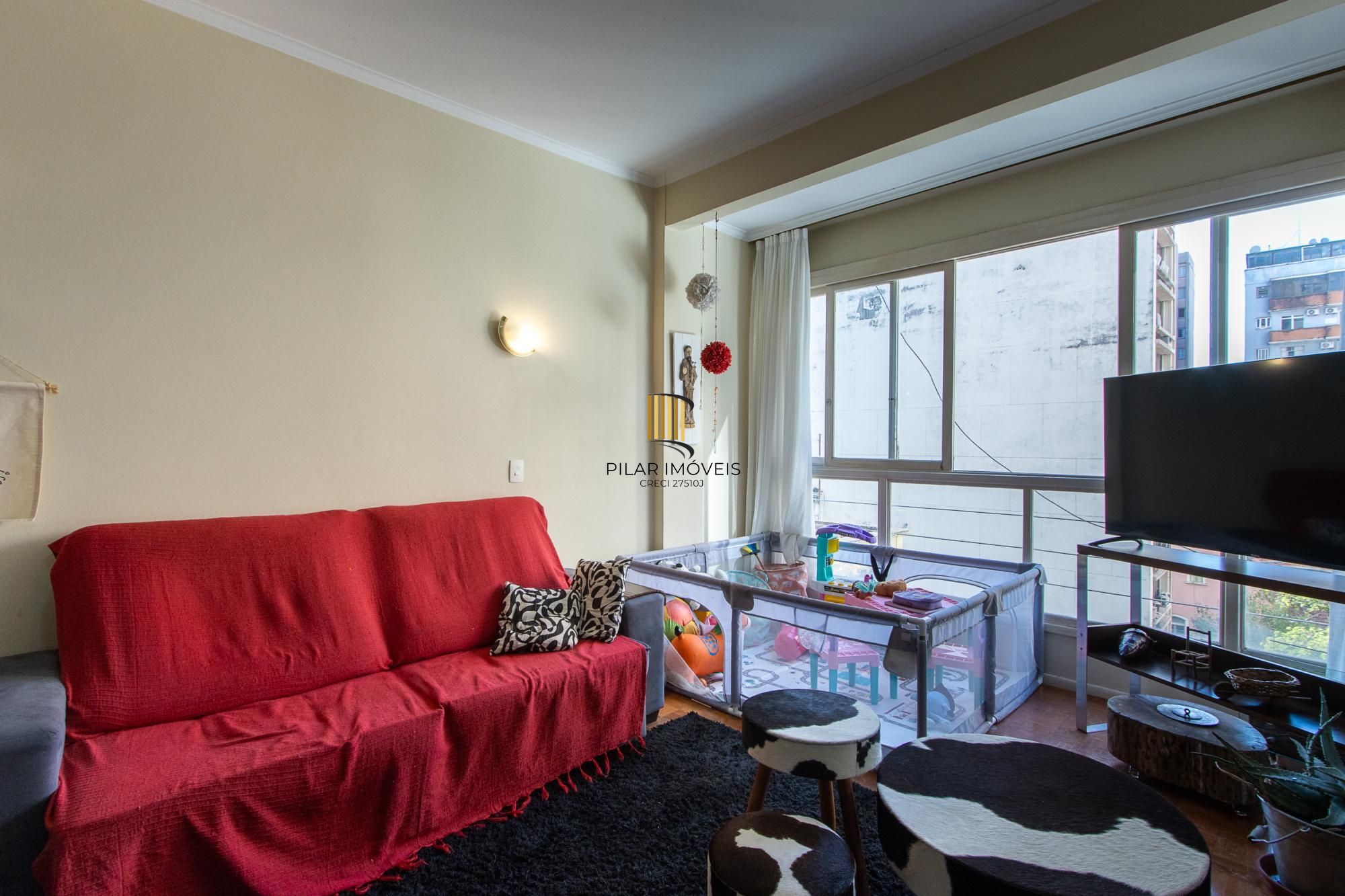 Apartamento 3 Dormitórios Ensolarado no Centro de Porto Alegre