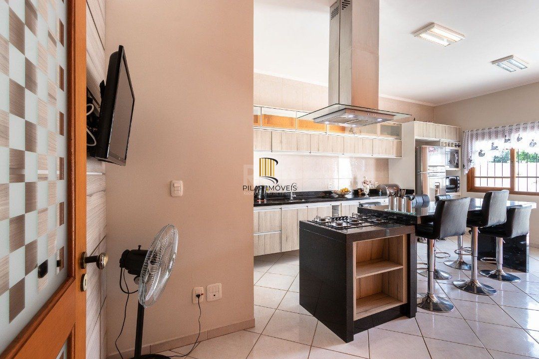 Casa para Venda - 213m², 2 dormitórios, sendo 1 suites, 2 vagas - Hípica