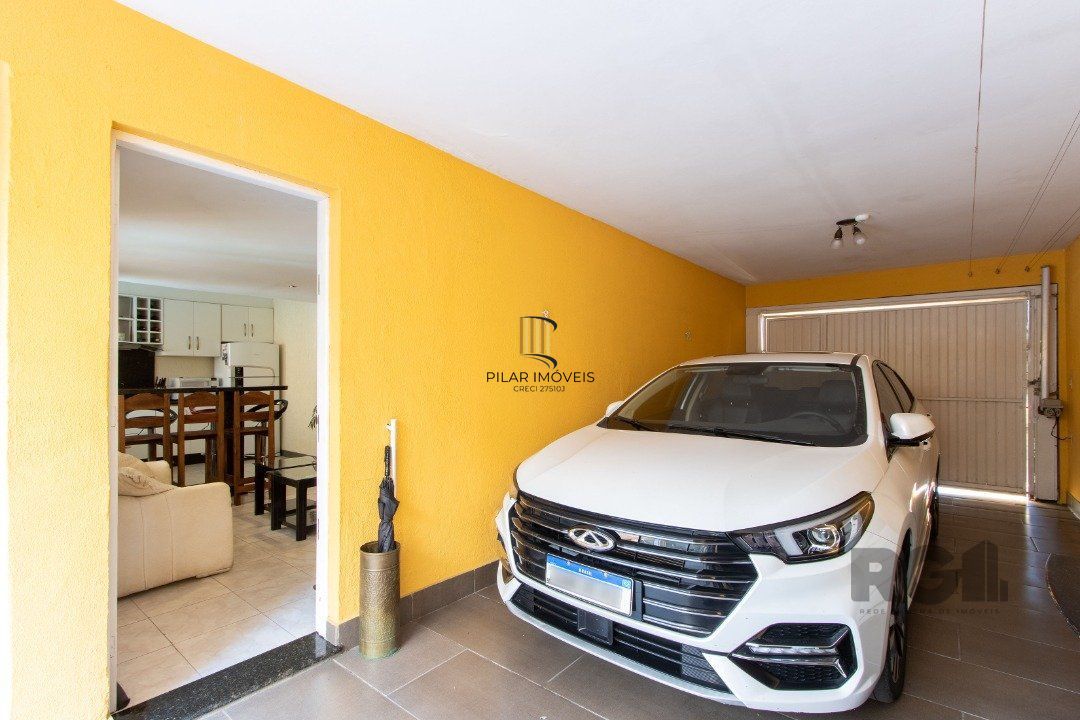 Casa para Venda - 254m², 4 dormitórios, sendo 3 suites, 5 vagas - Espirito Santo