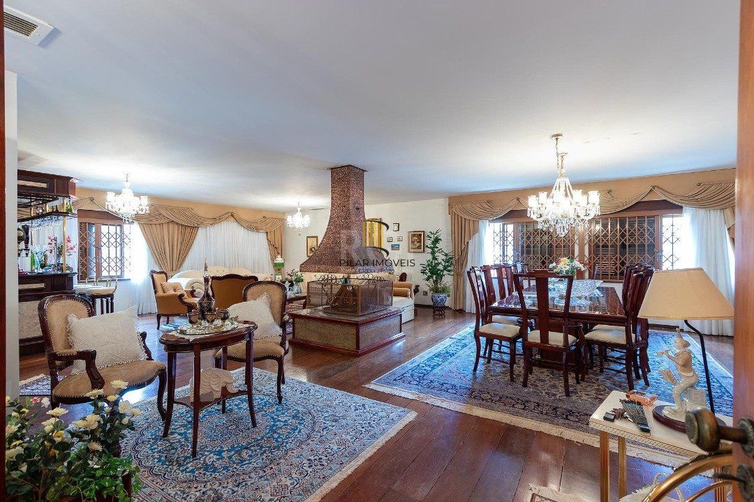 Casa para Venda - 725m², 4 dormitórios, sendo 1 suites, 4 vagas - Vila Assunção
