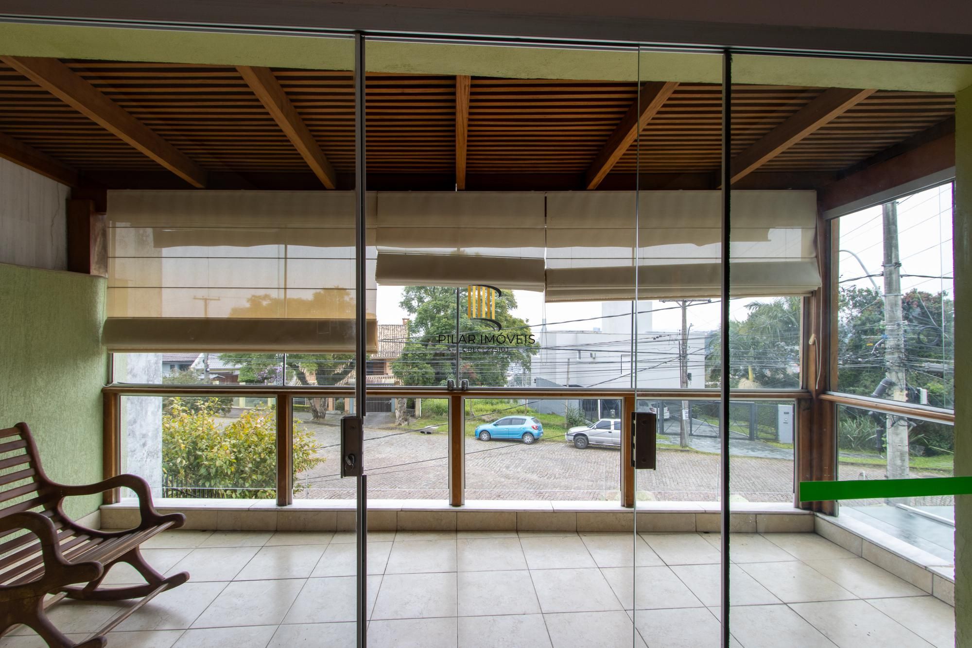 Casa para Venda - 470m², 3 dormitórios, sendo 1 suites, 6 vagas - Nonoai