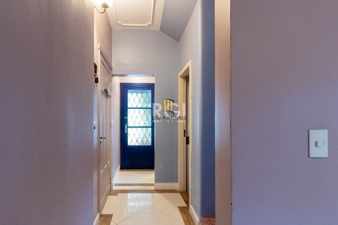 Casa para Venda - 200m², 3 dormitórios, sendo 1 suites, 2 vagas - Vila Assunção