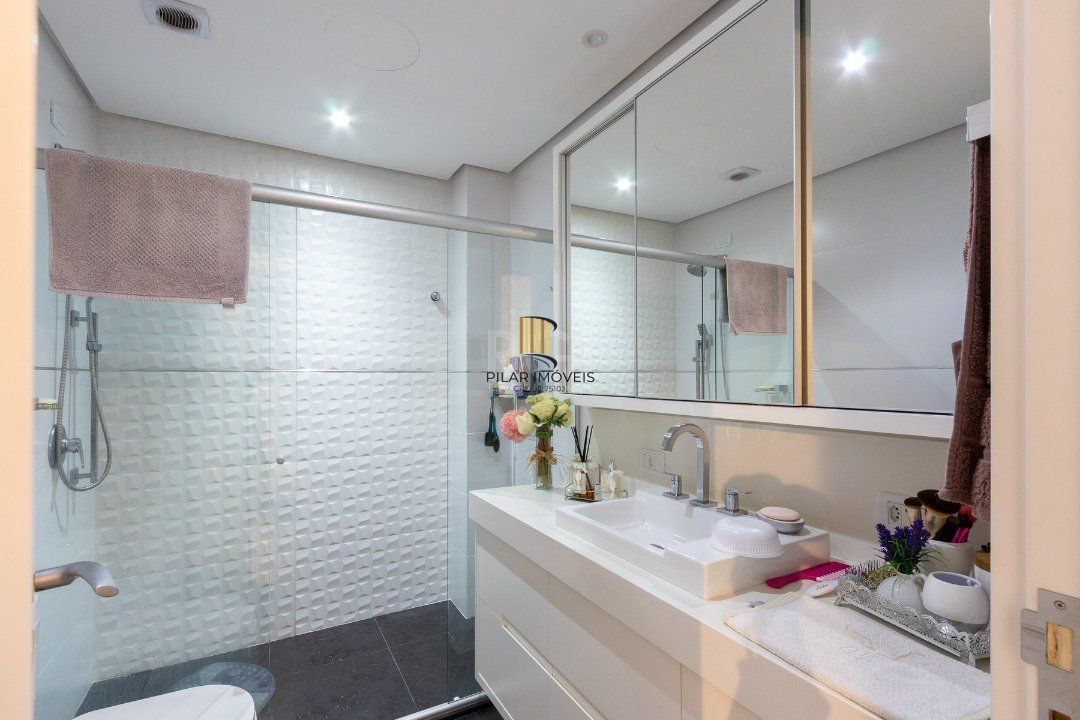 Casa Condominio para Venda - 240m², 4 dormitórios, sendo 1 suites, 2 vagas - Ipanema