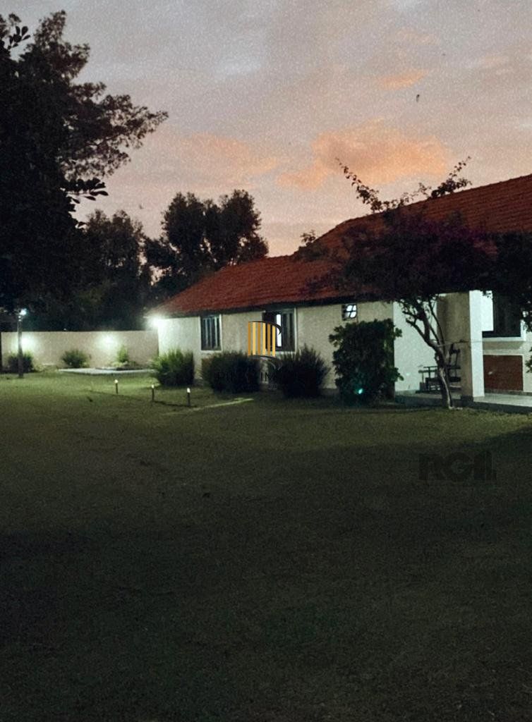 Casa 5 dormitórios, bairro Centro em Imbé.