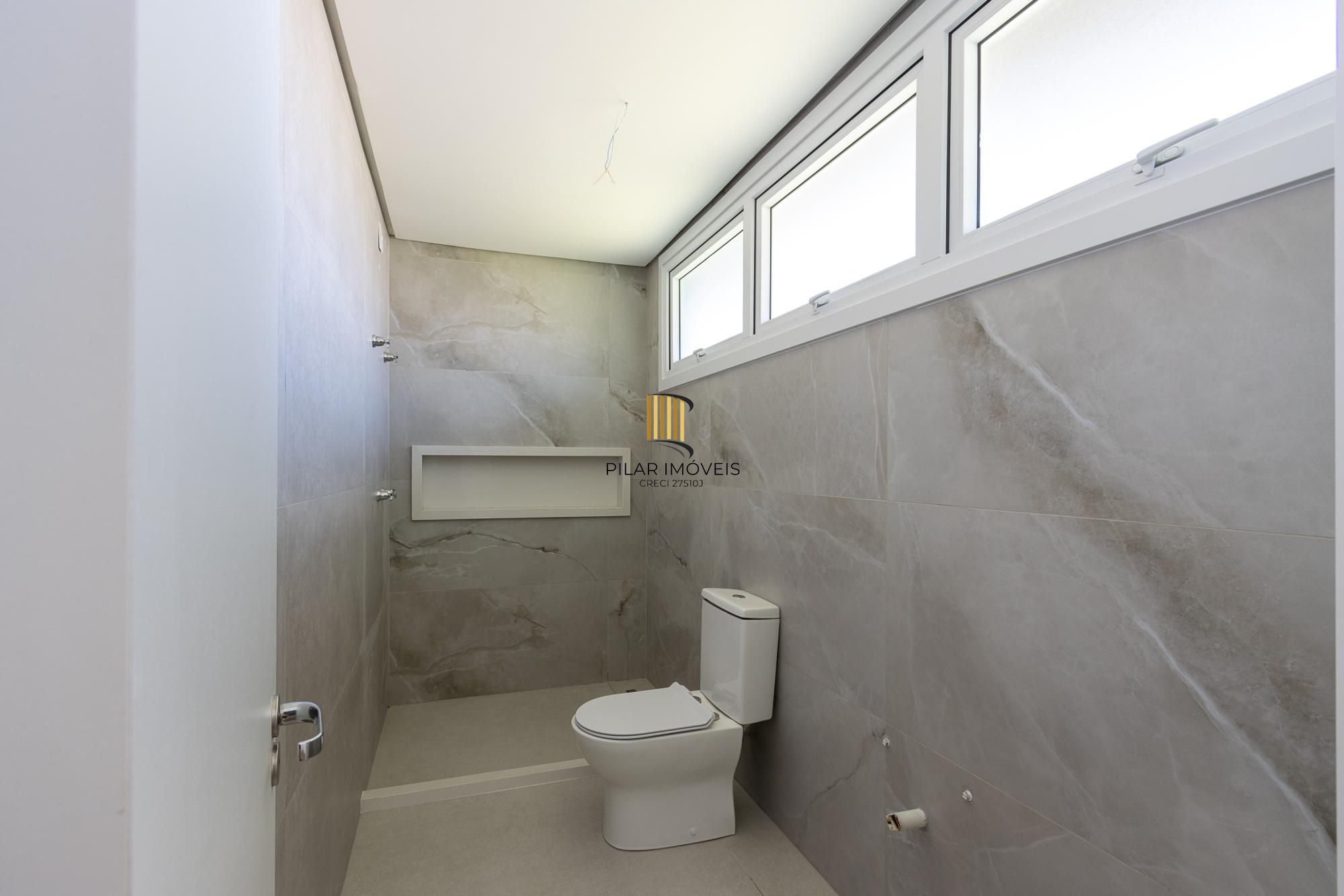 Casa Condominio para Venda - 300m², 4 dormitórios, sendo 4 suites, 2 vagas - Alphaville