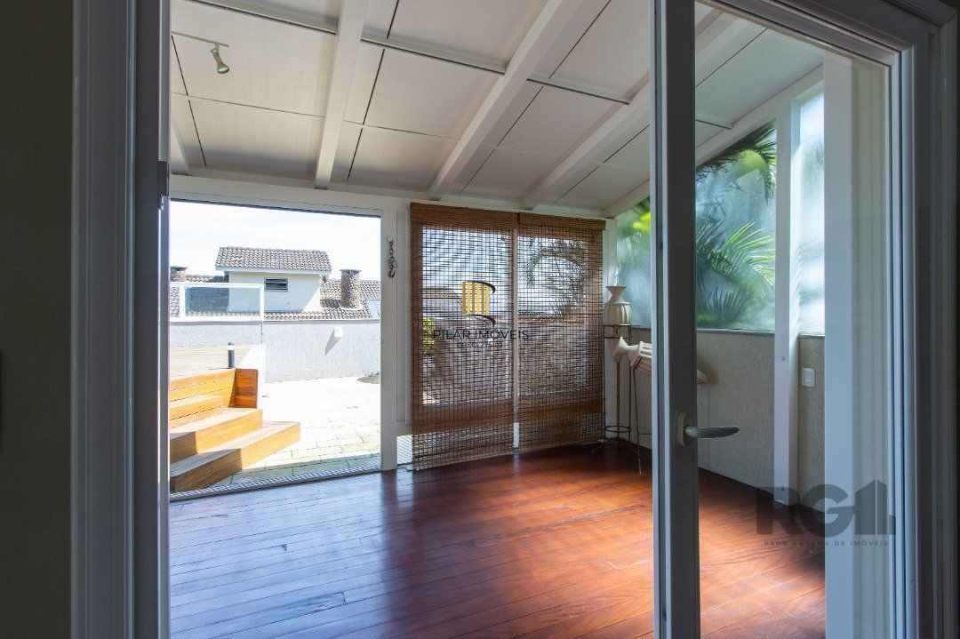 Casa de Condomínio 4 dormitórios no bairro Nonoai