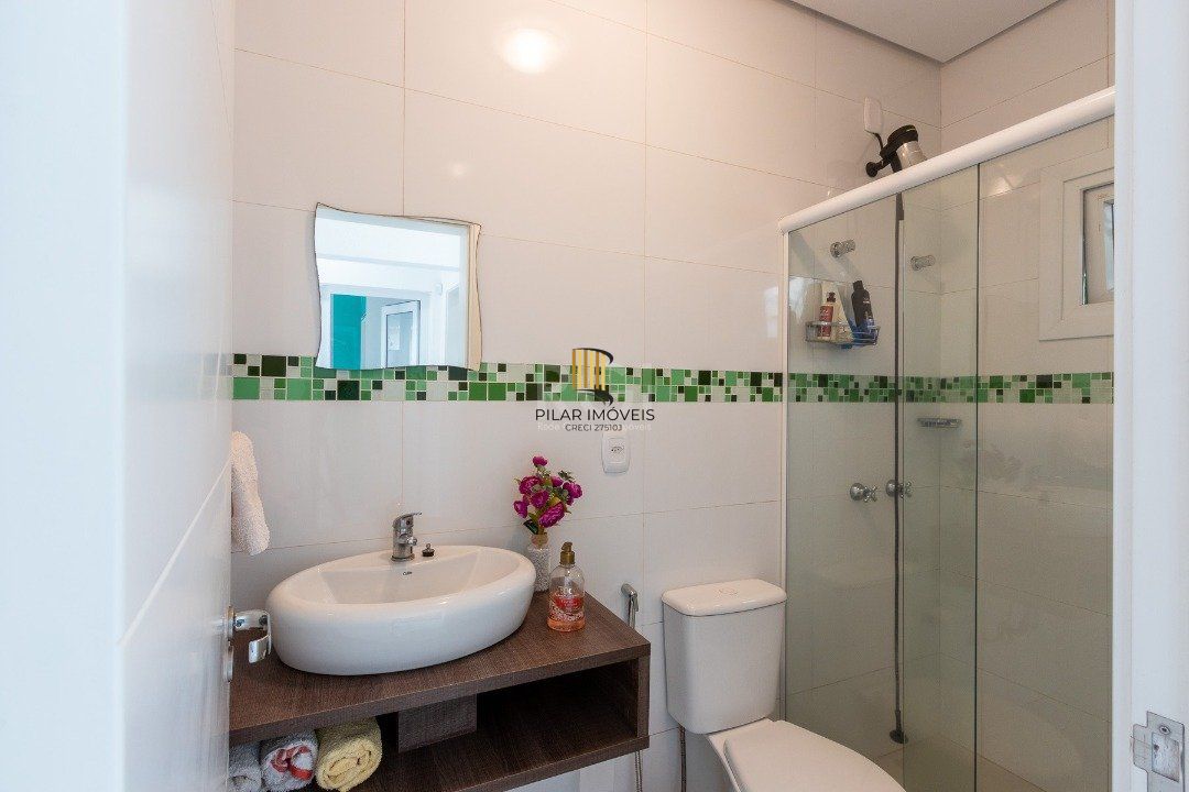 Casa para Venda - 377m², 4 dormitórios, sendo 3 suites, 3 vagas - Guarujá