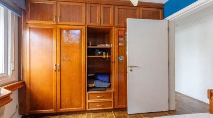 Apartamento amplo e bem localizado no Menino Deus!!