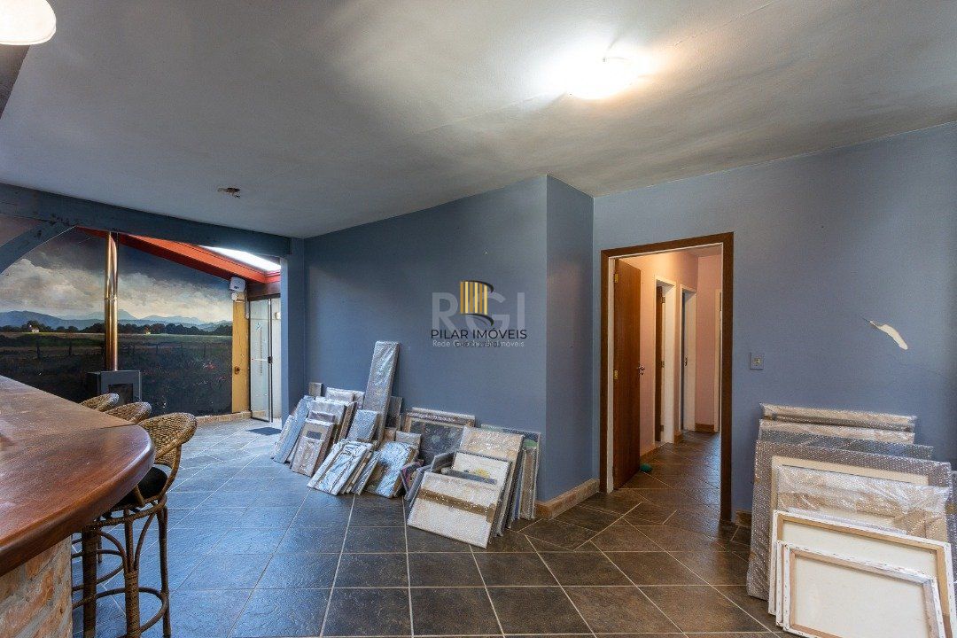 Casa para Venda - 244m², 3 dormitórios, sendo 1 suites, 2 vagas - Guarujá