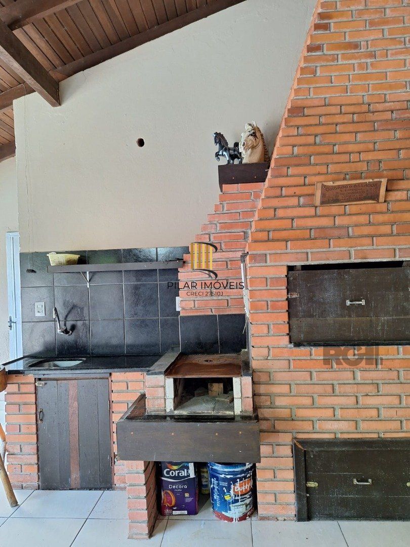 Casa 3 dormitórios no bairro Jardim Algarve