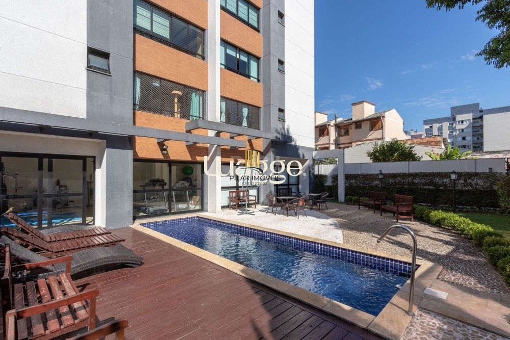 Apartamento de 02 dormitórios com garagem