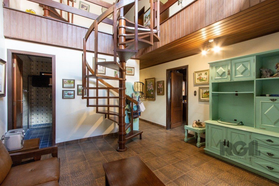 Casa para Venda - 500m², 4 dormitórios, sendo 1 suites, 4 vagas - Coronel Aparício Borges