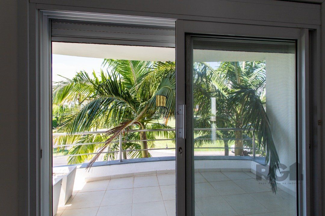 Casa  no condomínio Terra Ville , com aproximadamente 450m quadrados.