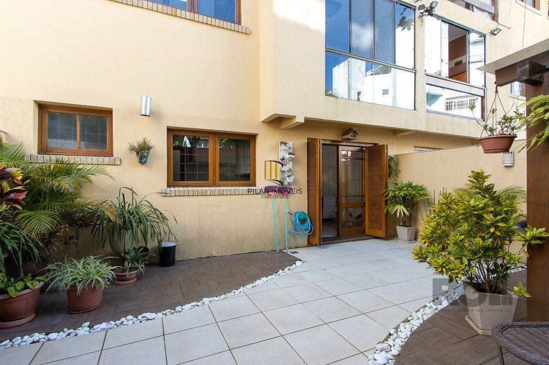 Casa de Condomínio 3 dormitórios no bairro Tristeza