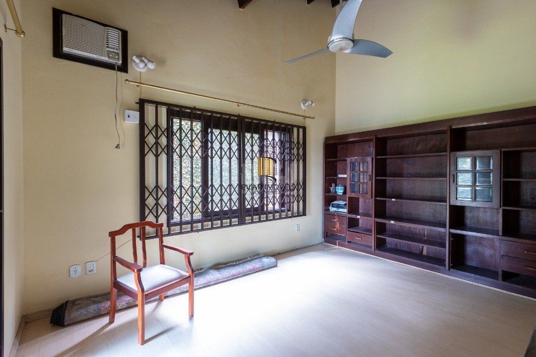 Casa para Venda - 500m², 4 dormitórios, sendo 1 suites, 4 vagas - Vila Conceição
