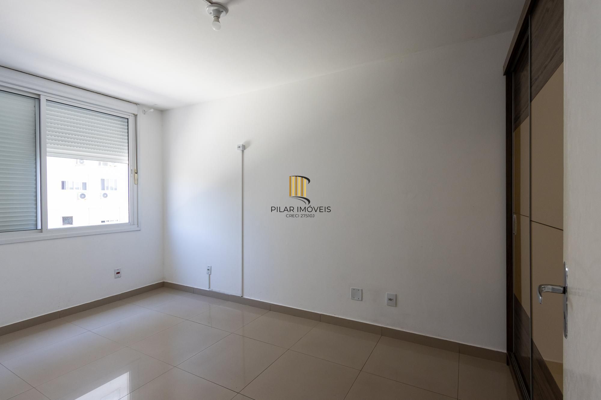 Apartamento, desocupado, 2 dormitórios e vaga escriturada, elevador -Cavalhada