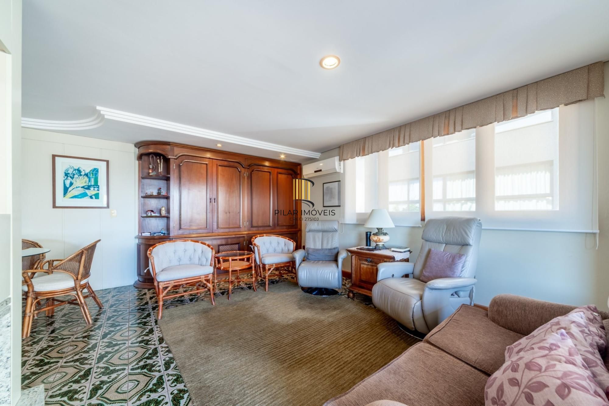 Cobertura com 206m², 3 dorm, Petrópolis e 2 vagas