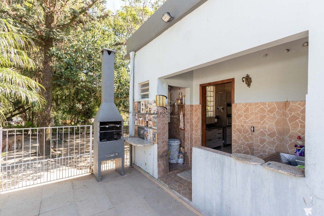 Casa para Venda - 250m², 3 dormitórios, sendo 1 suites, 3 vagas - Tristeza