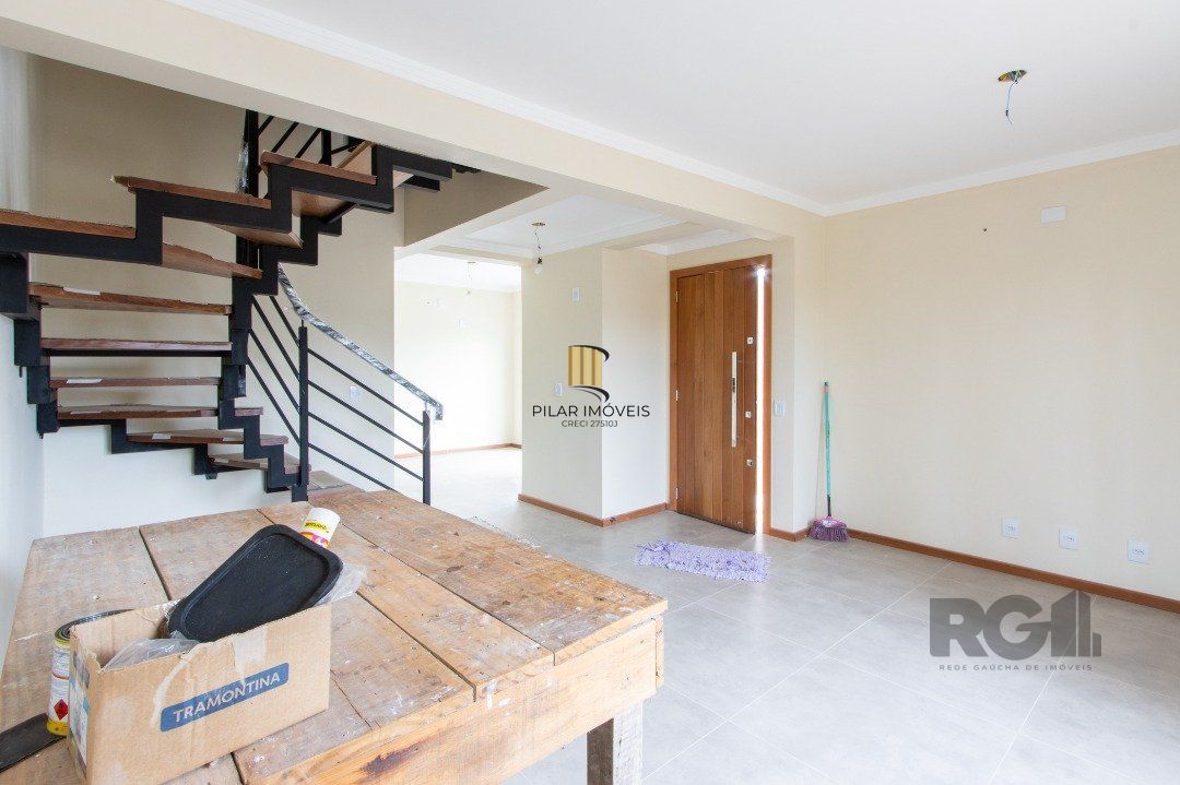 Casa 2 dormitórios no bairro Guarujá