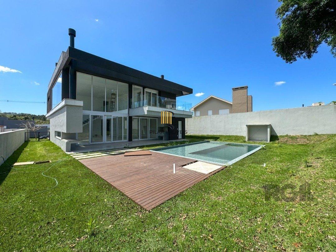Casa Condominio para Venda - 300m², 4 dormitórios, sendo 4 suites, 2 vagas - Alphaville