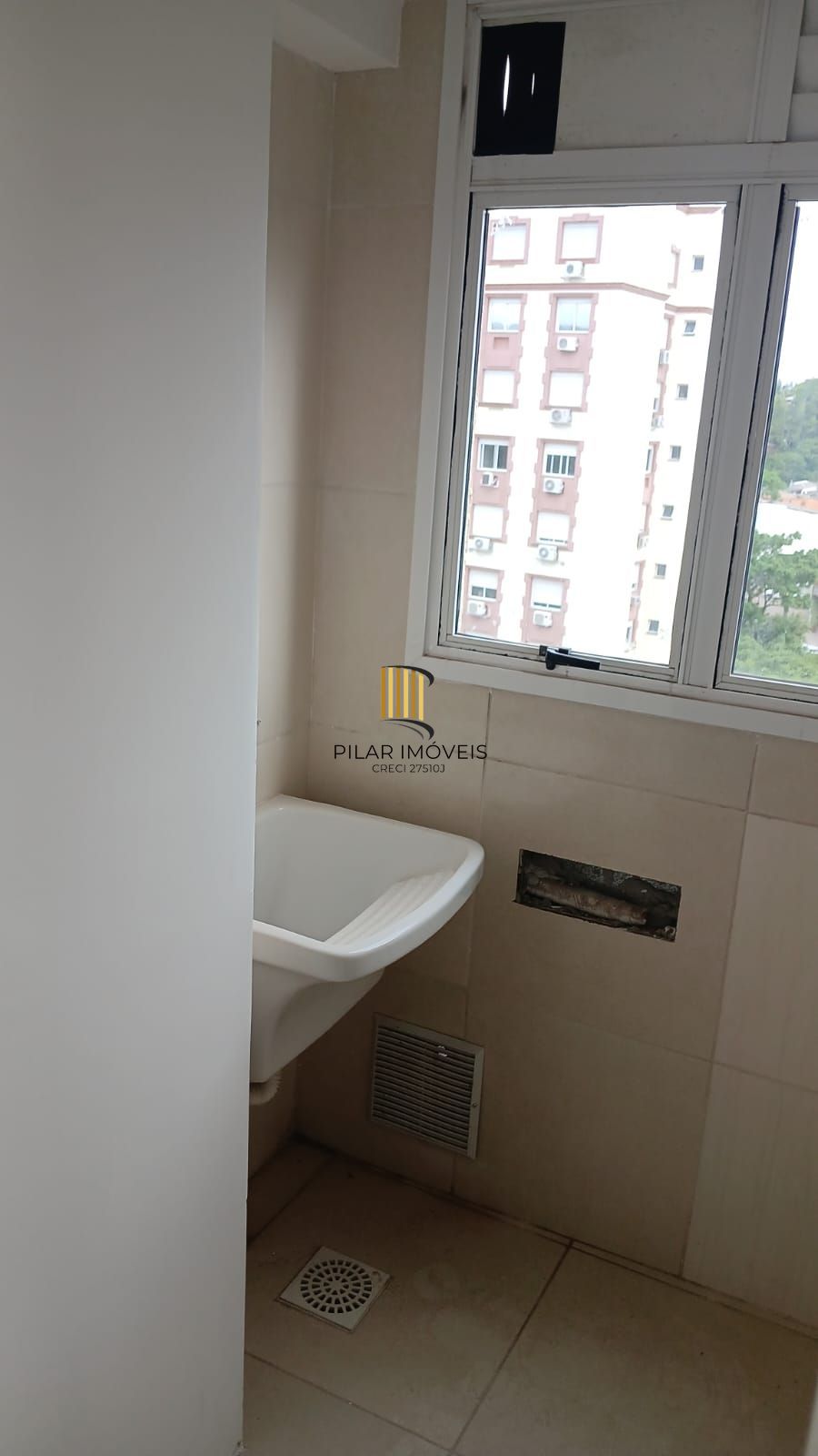 Apto com 3 dormitórios suíte e box coberto