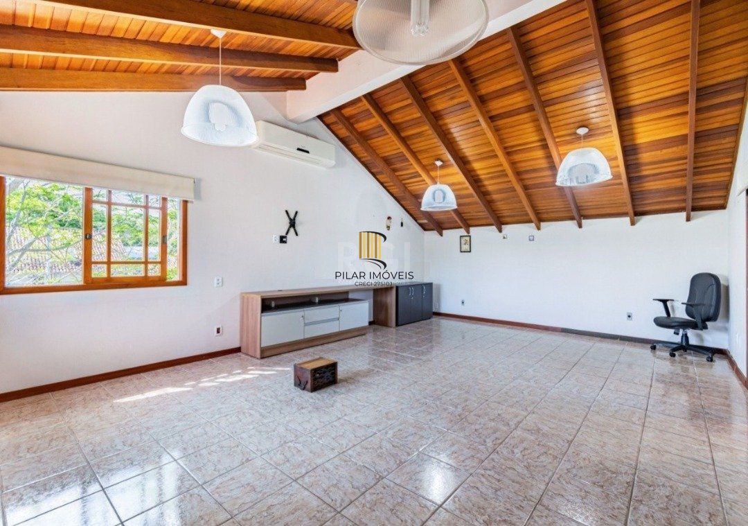 Casa para Venda - 255m², 3 dormitórios, sendo 1 suites, 3 vagas - Ipanema