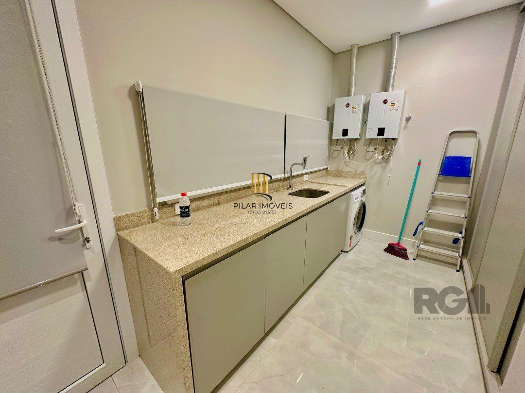 Sobrado Beira Lago com piscina e Deck com 457m² e 5 suítes no Condomínio Sense em Xangri-lá