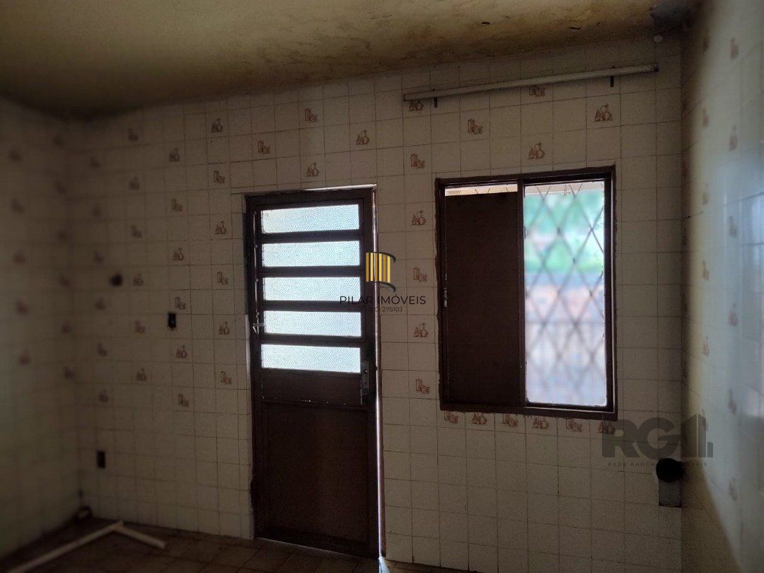 Casa para Venda - 247.37m², 4 dormitórios, 4 vagas - Partenon