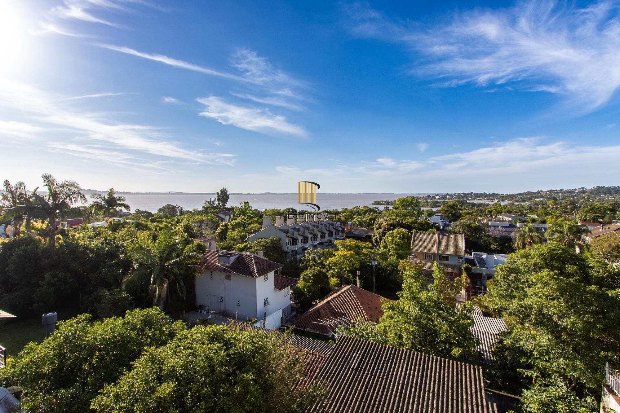 **Casa de 05 dormitórios, 03 suítes, 06 Banheiros, com 315,10m² privativos na Vila Conceição, Porto Alegre, RS**