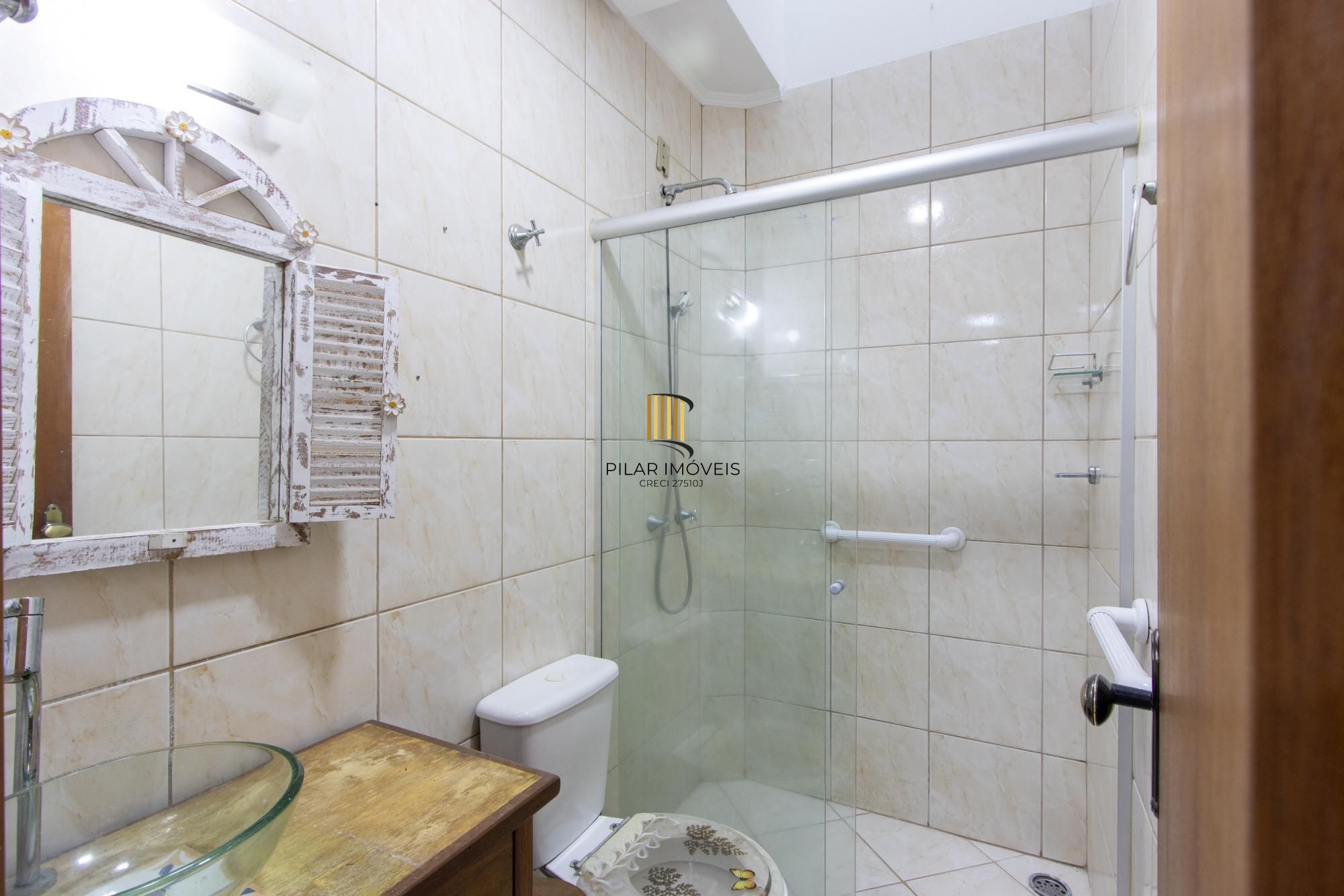 Casa térrea com 2 dormitórios I Bairro Hípica