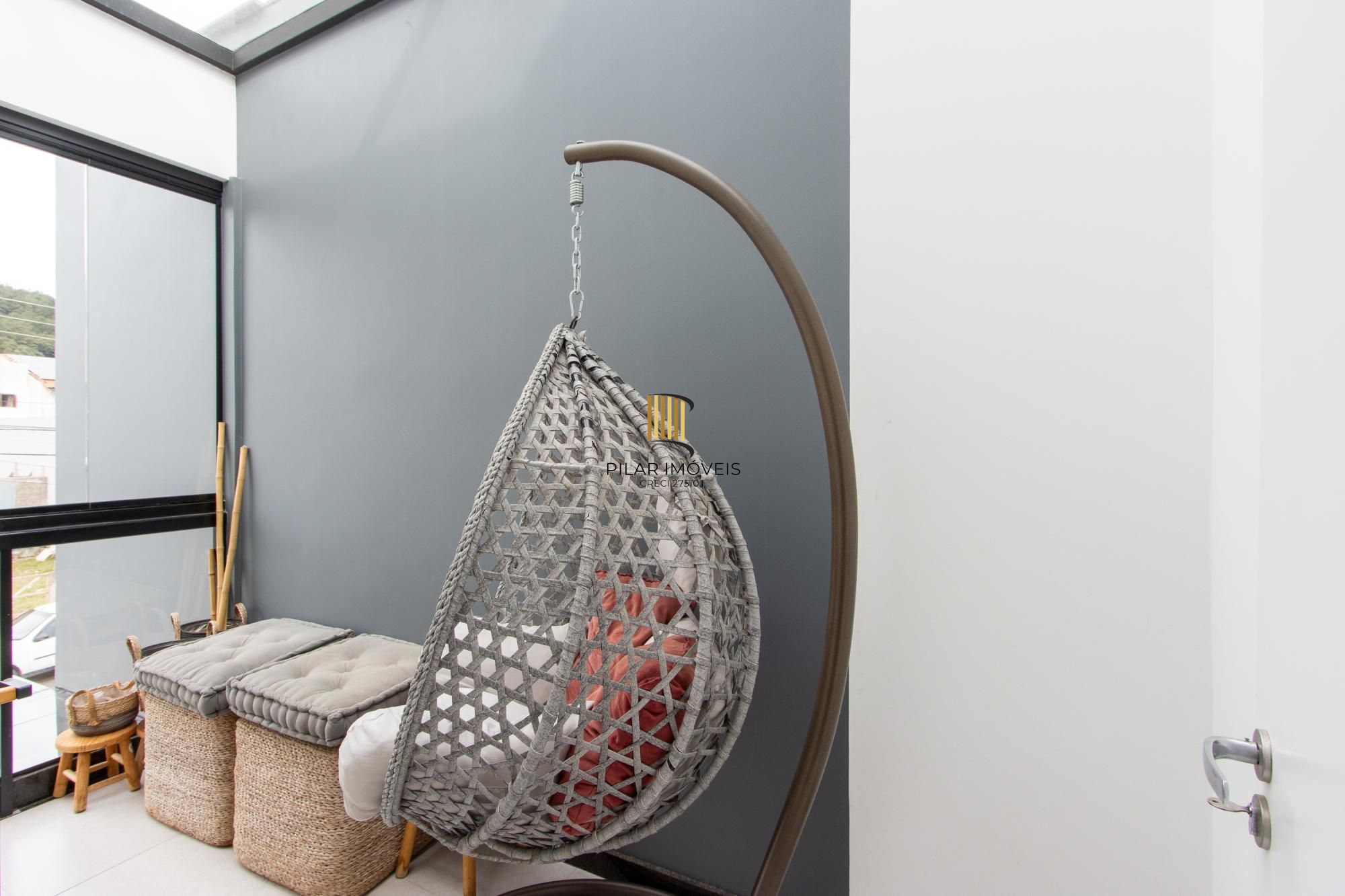 Excelente casa de alvenaria, 4 dormitórios, 2 suítes e 2 vagas de garagem.