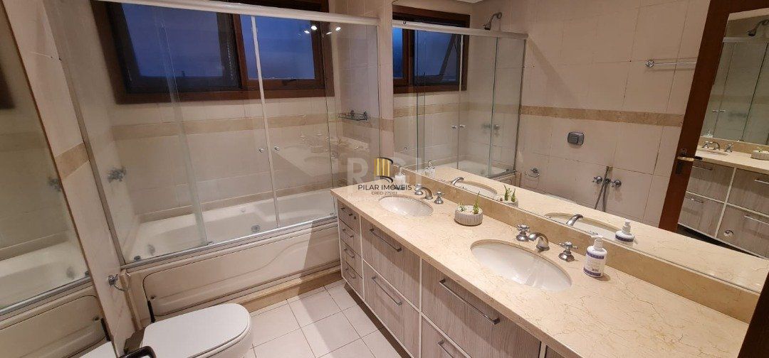 Casa de Condomínio 4 dormitórios no bairro Vila Conceição