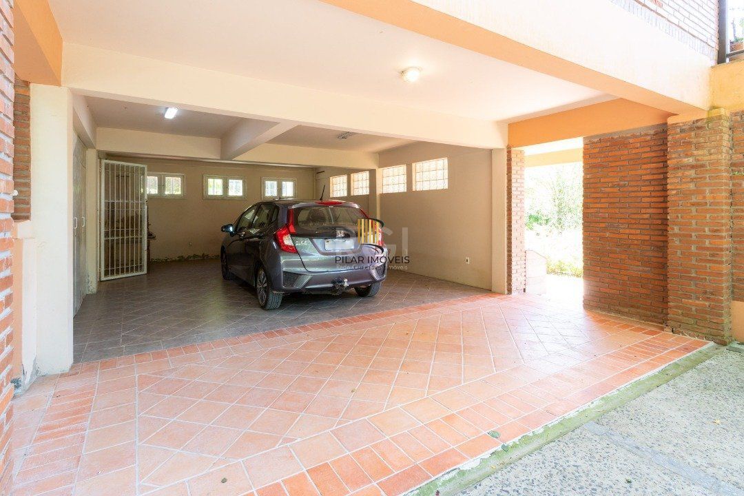 Casa para Venda - 352.19m², 4 dormitórios, sendo 1 suites, 4 vagas - Belém Novo