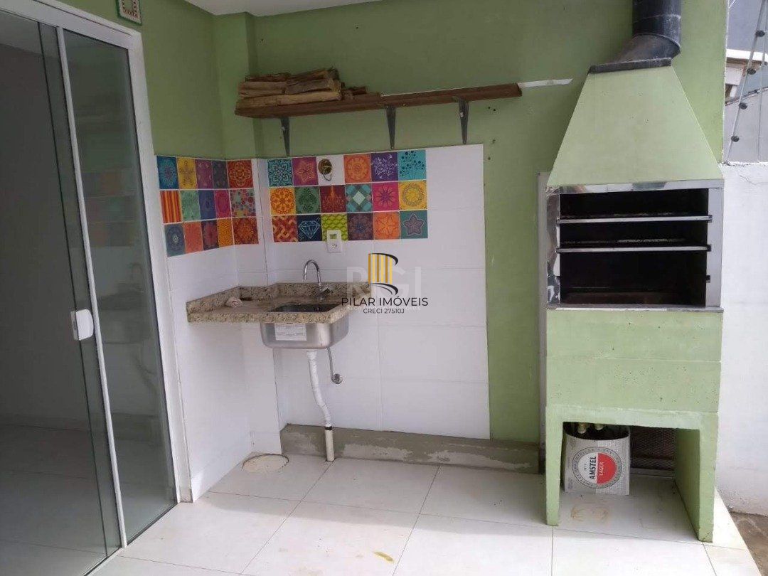 Casa linda com vista para o Rio com 3 pavimentos  com duas suíte