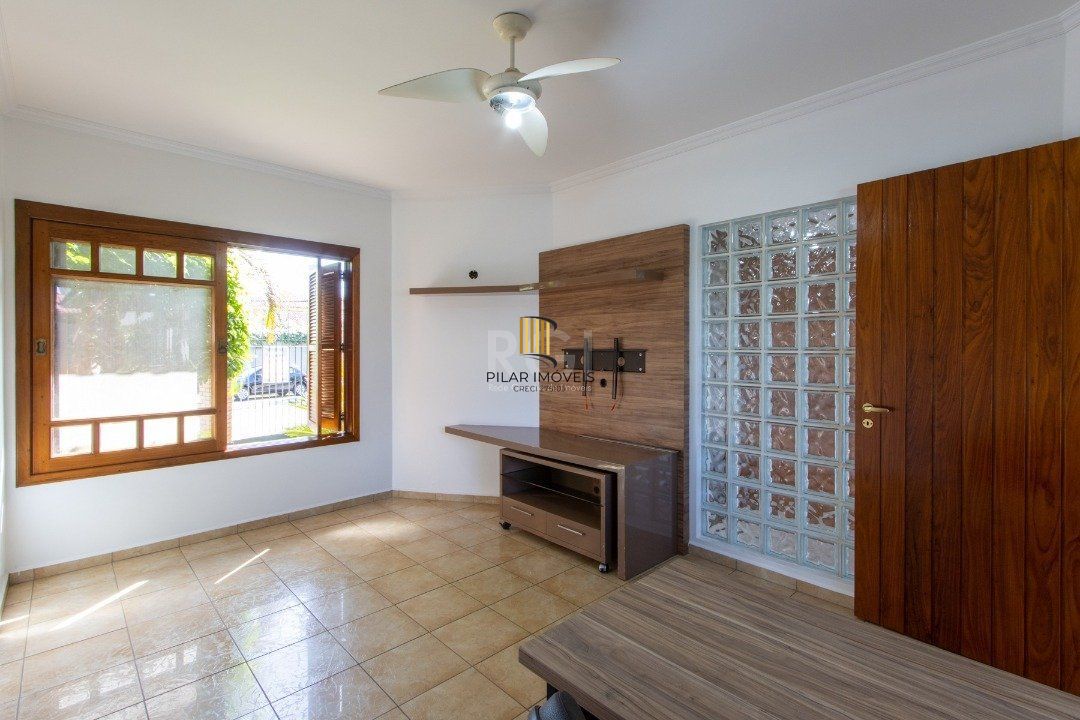 Casa 3 dormitórios no bairro Ipanema