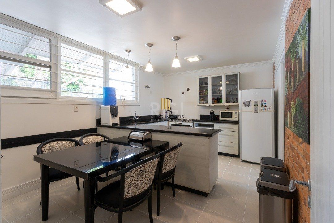 Casa para Venda - 312m², 5 dormitórios, sendo 3 suites, 6 vagas - Vila Conceição