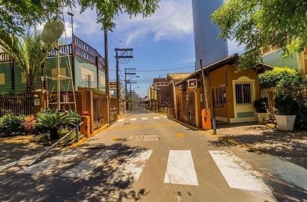 Casa em condomínio com 3 dormitórios, suíte, espaço gourmet.