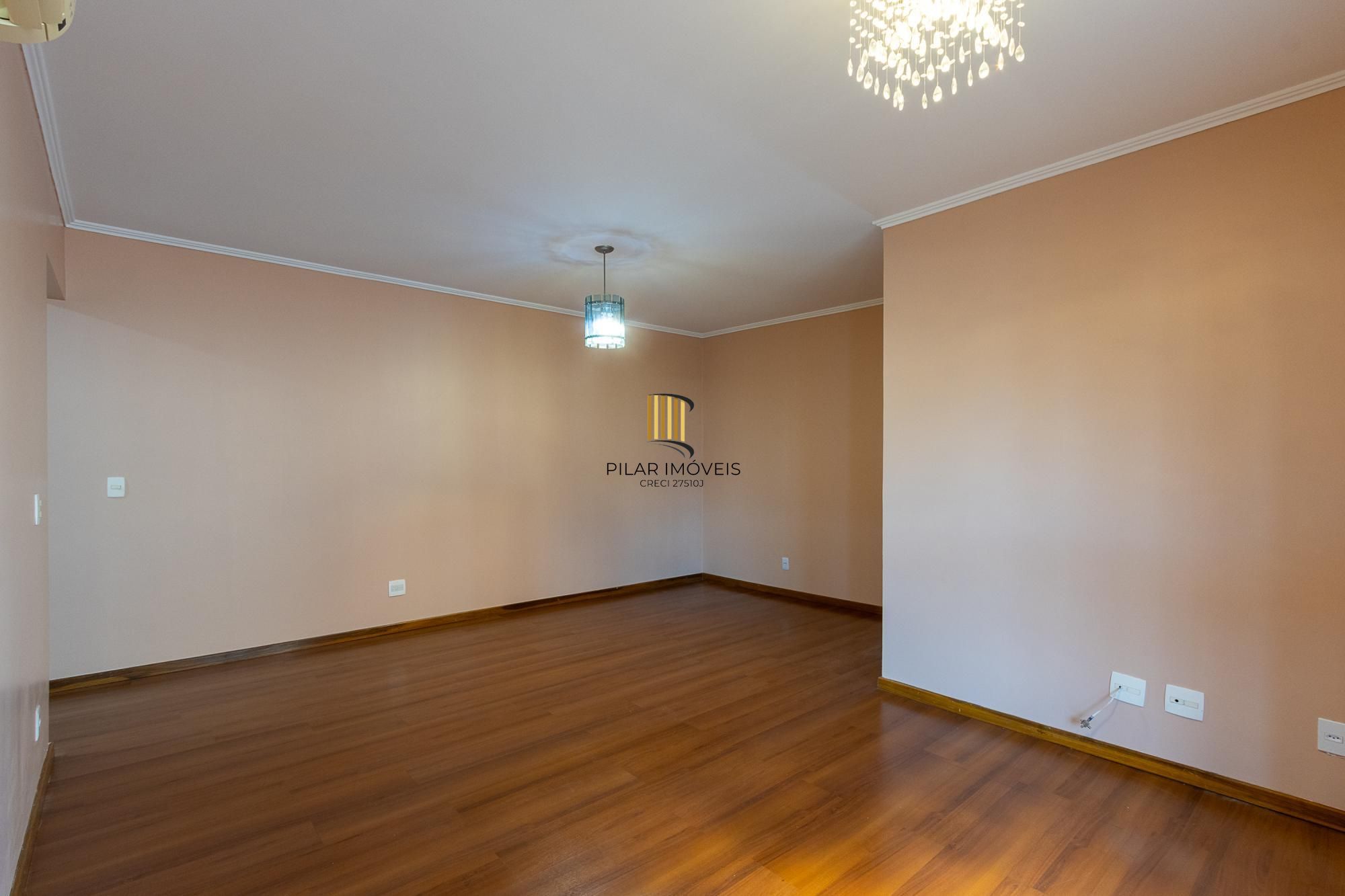 Apartamento 3 quartos, 1 suite, dependência, sacada com churrasqueira, 2 vagas - Bairro Menino Deus
