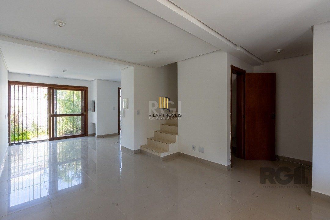 Casa 3 dormitórios no bairro Guarujá