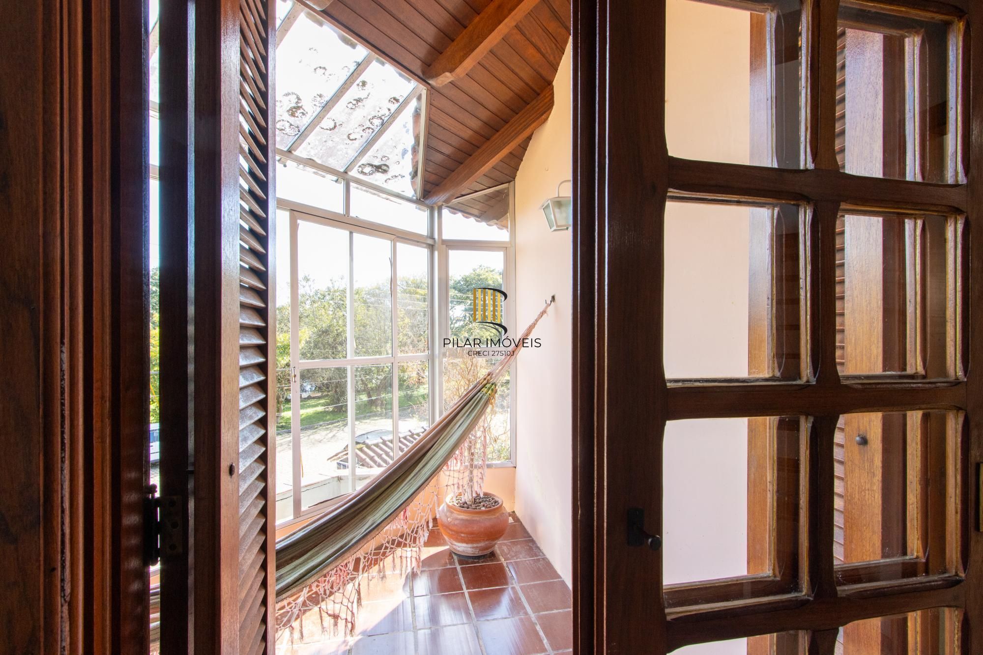 Casa para Venda - 253.35m², 3 dormitórios, sendo 1 suites, 4 vagas - Serraria