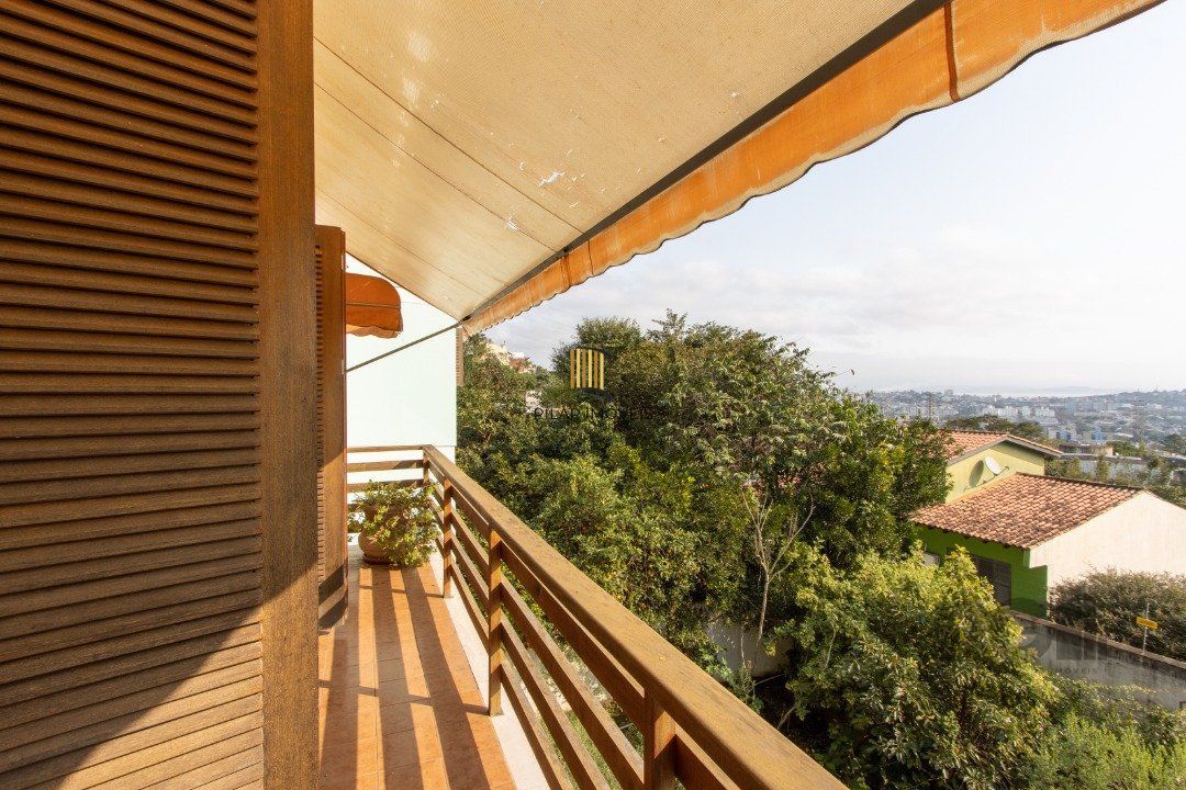 Casa para Venda - 361.95m², 4 dormitórios, sendo 2 suites, 3 vagas - Nonoai