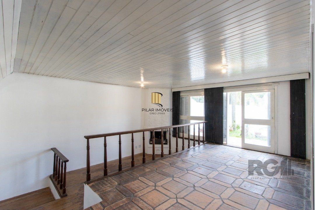 Casa para Venda - 337m², 3 dormitórios, sendo 1 suites, 3 vagas - Cristal