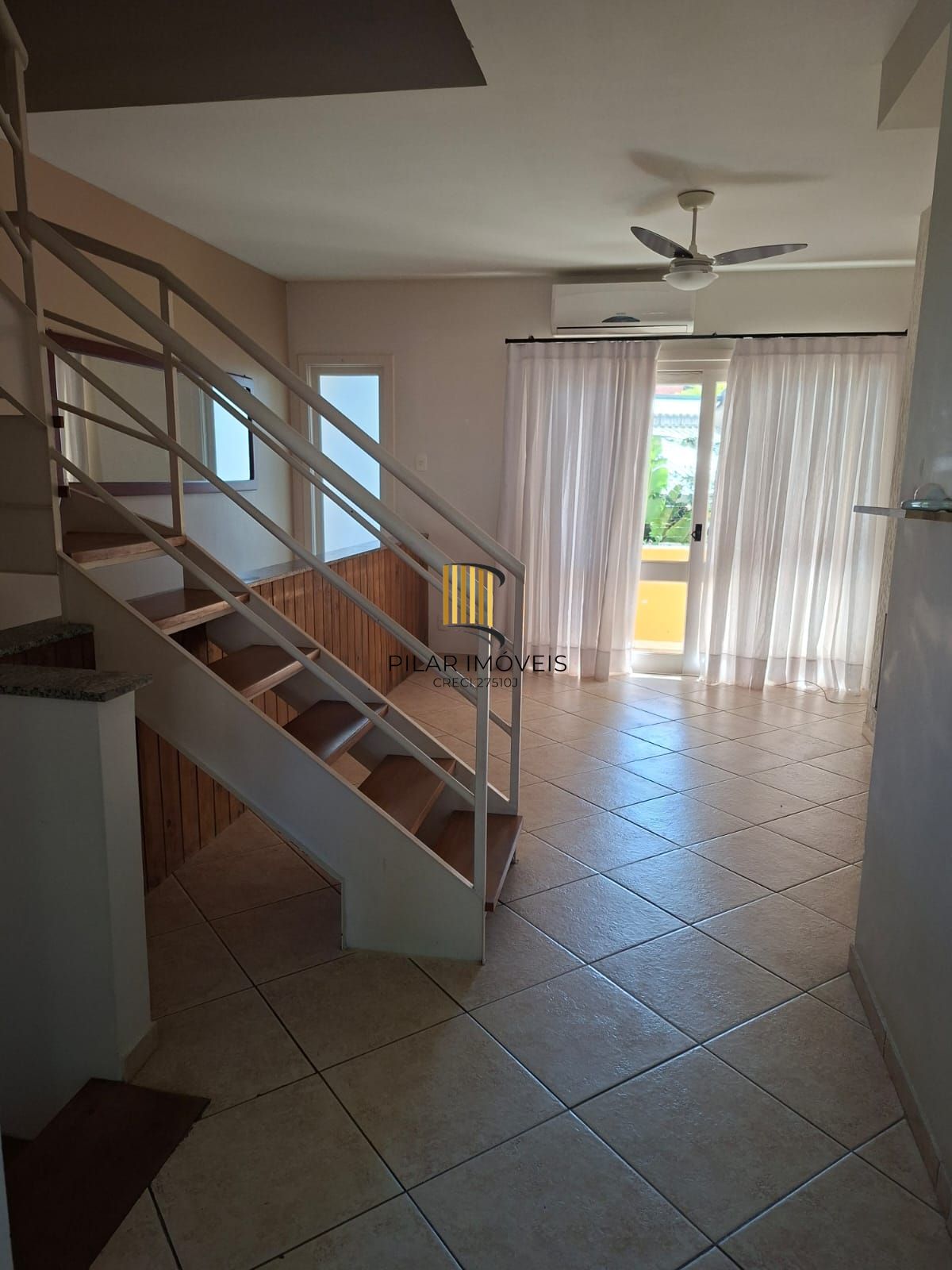 Casa em condomínio de 3 dorm. na Tristeza
