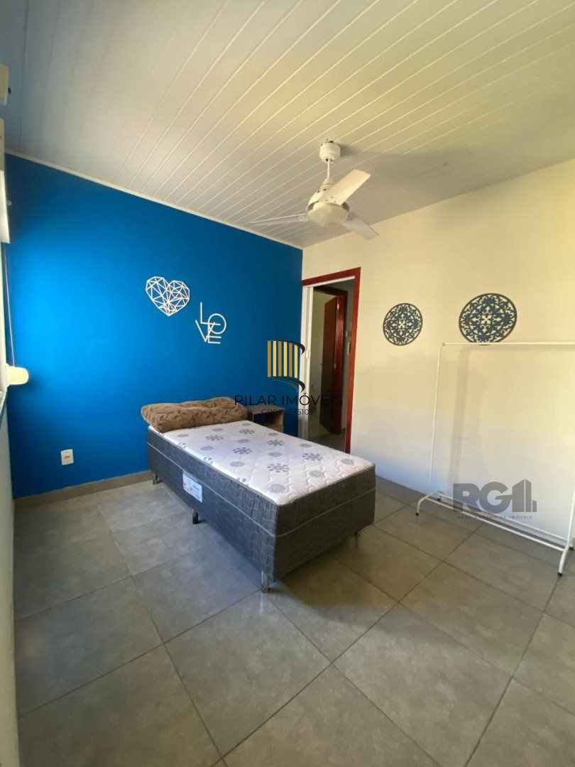 Casa 3 dormitórios no bairro Hípica