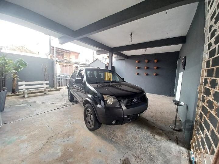 Casa 4 dormitórios no bairro Navegantes