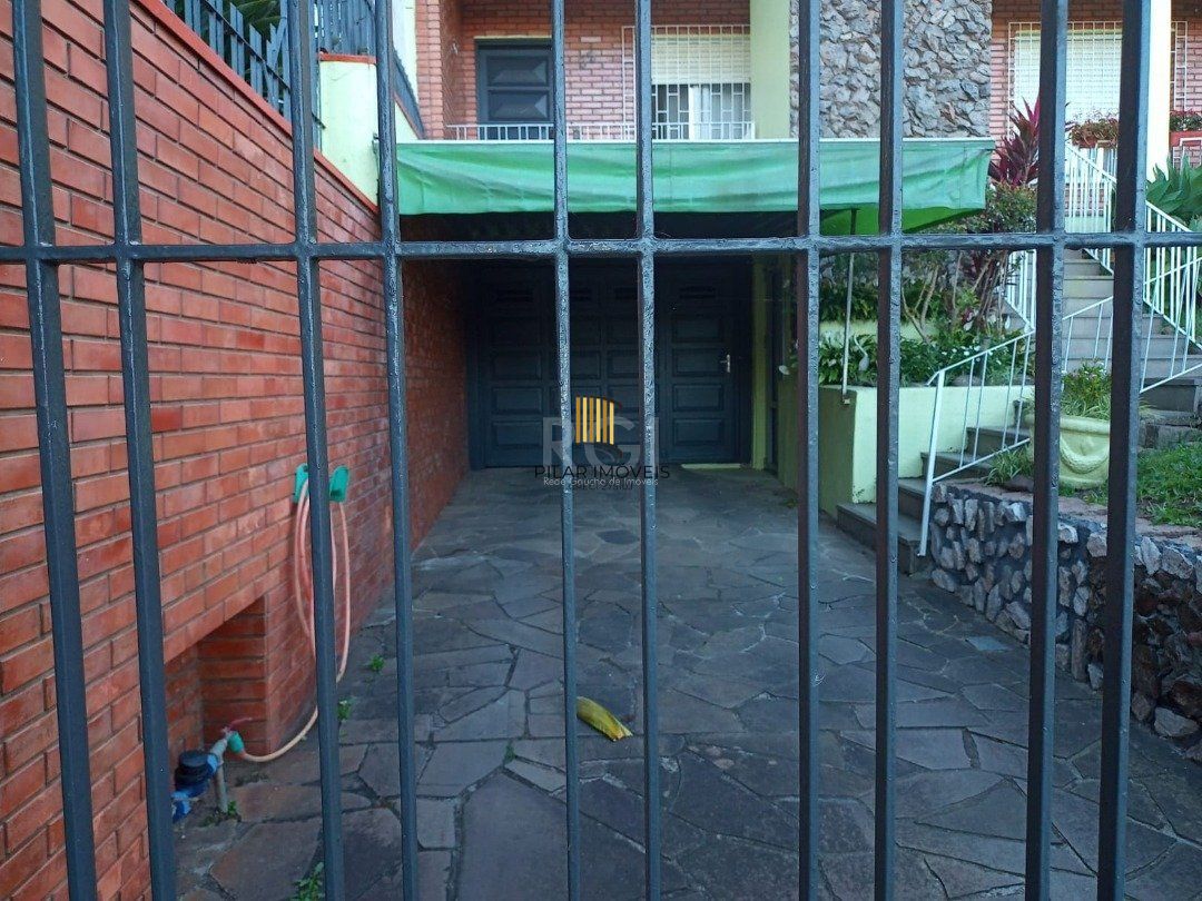 Casa para Venda - 220m², 3 dormitórios, sendo 1 suites, 1 vaga - Camaquã
