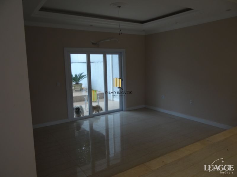 Casa para Venda - 305m², 3 dormitórios, sendo 3 suites, 4 vagas - Nonoai