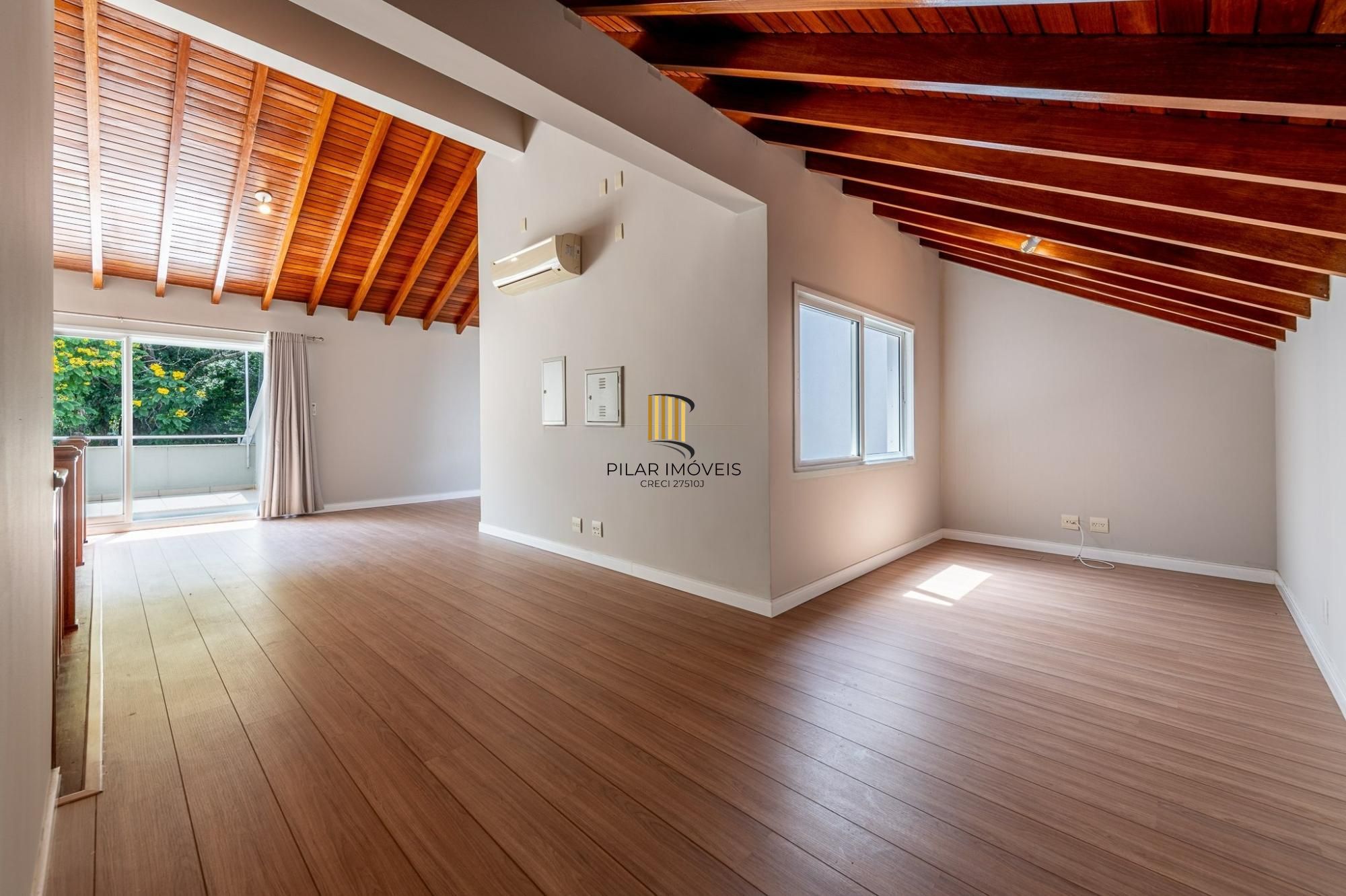 Casa de 4 dormitórios no bairro Três Figueiras